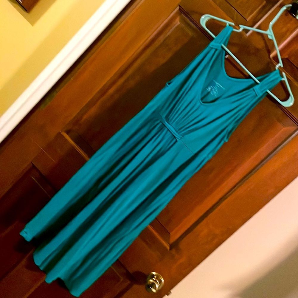 Liz Lange Green sleeveless soft knit Maternity Dress size M sleeveless elastic